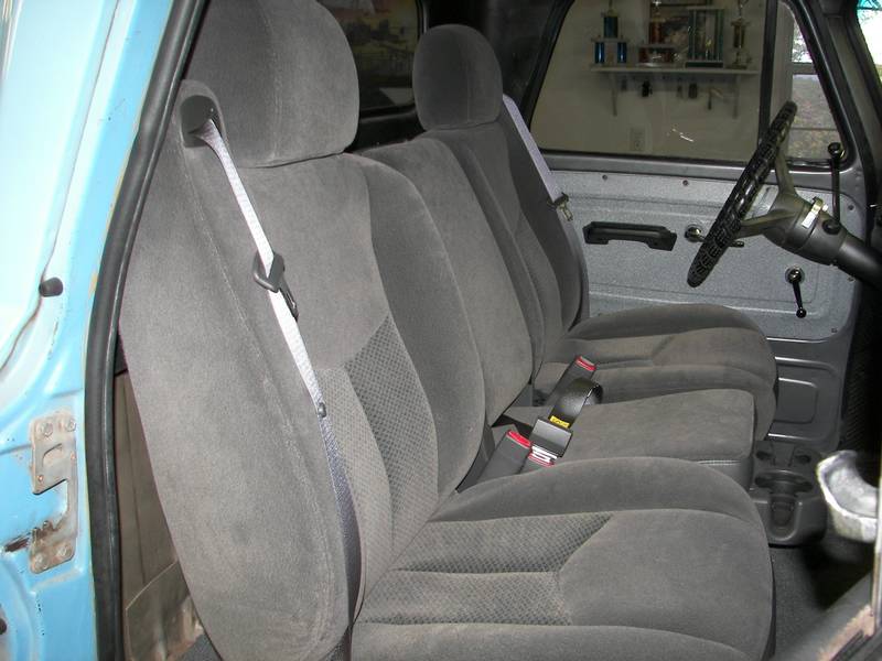 40 20 40 2006 Chevy seats, integrated seat belts