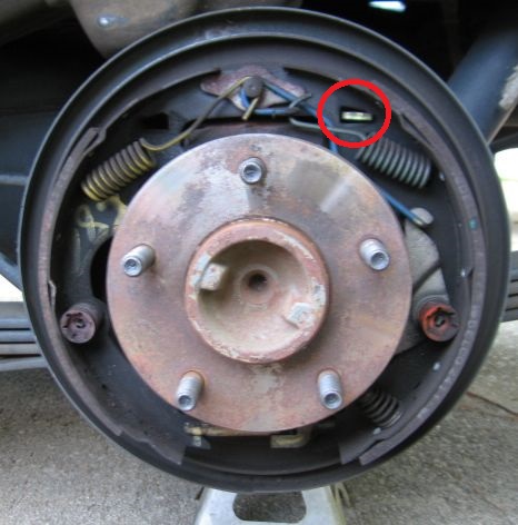Name:  2003 s10 rear brake drum red circle.jpg
Views: 7590
Size:  69.4 KB